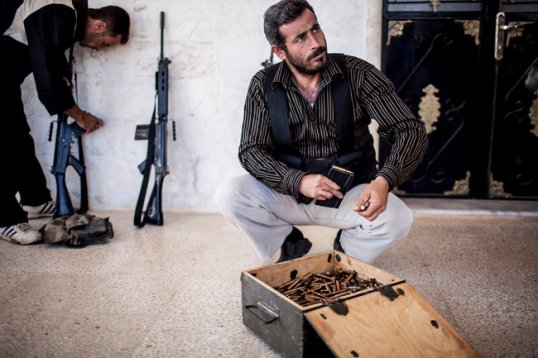 أعطبت ذخيرة مفخخة اليد اليسرى لمحمد صالح حاج موسى عندما انفجرت في سلاحه